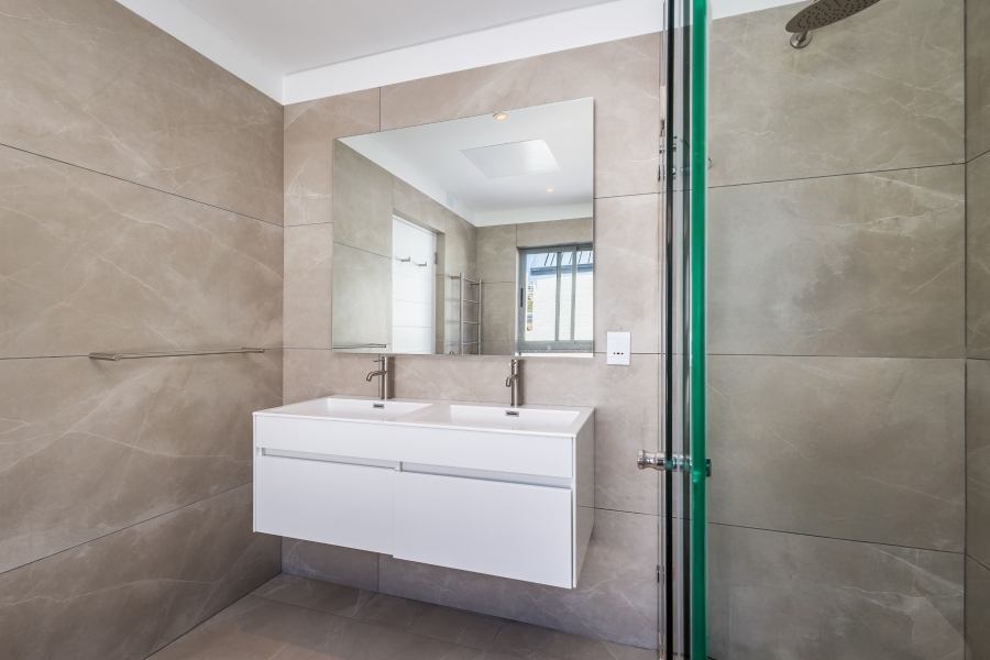 3 Bedroom Property for Sale in Whale Rock Western Cape